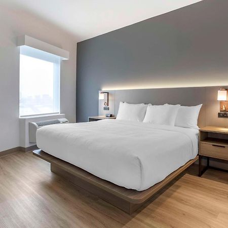 Comfort Inn & Suites Newark Liberty International Airport Экстерьер фото