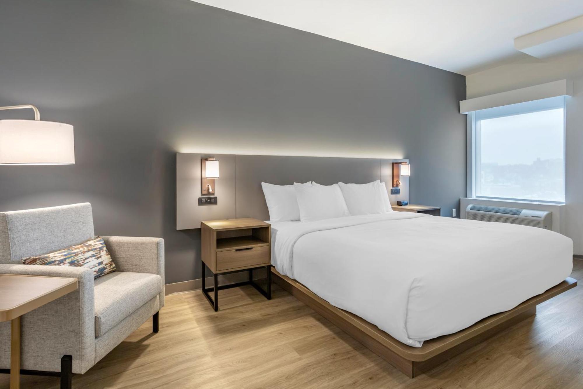 Comfort Inn & Suites Newark Liberty International Airport Экстерьер фото