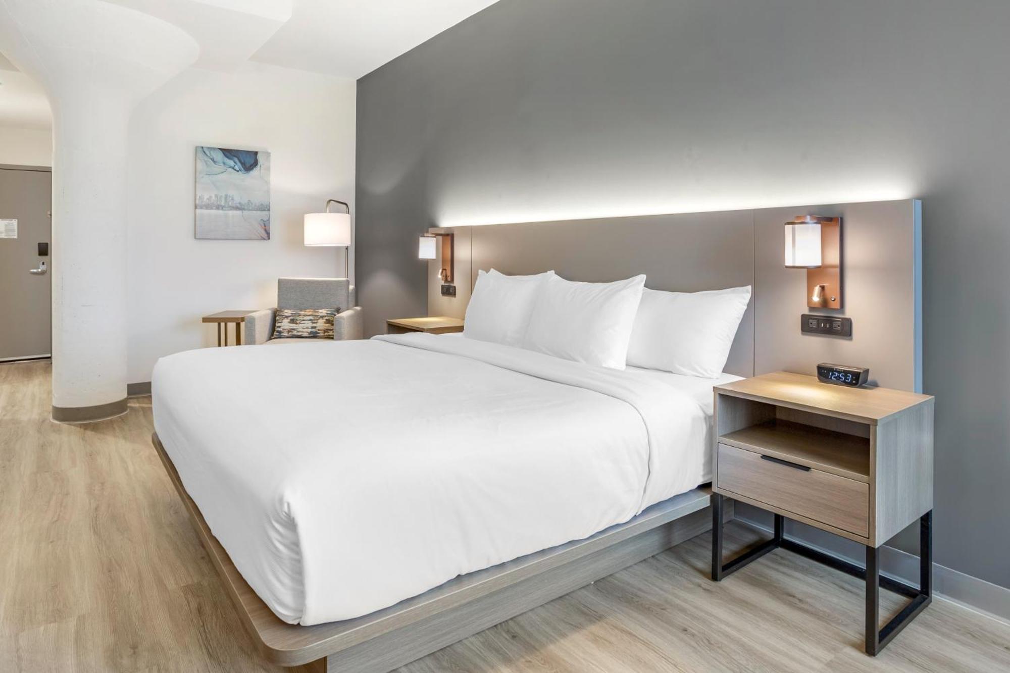 Comfort Inn & Suites Newark Liberty International Airport Экстерьер фото