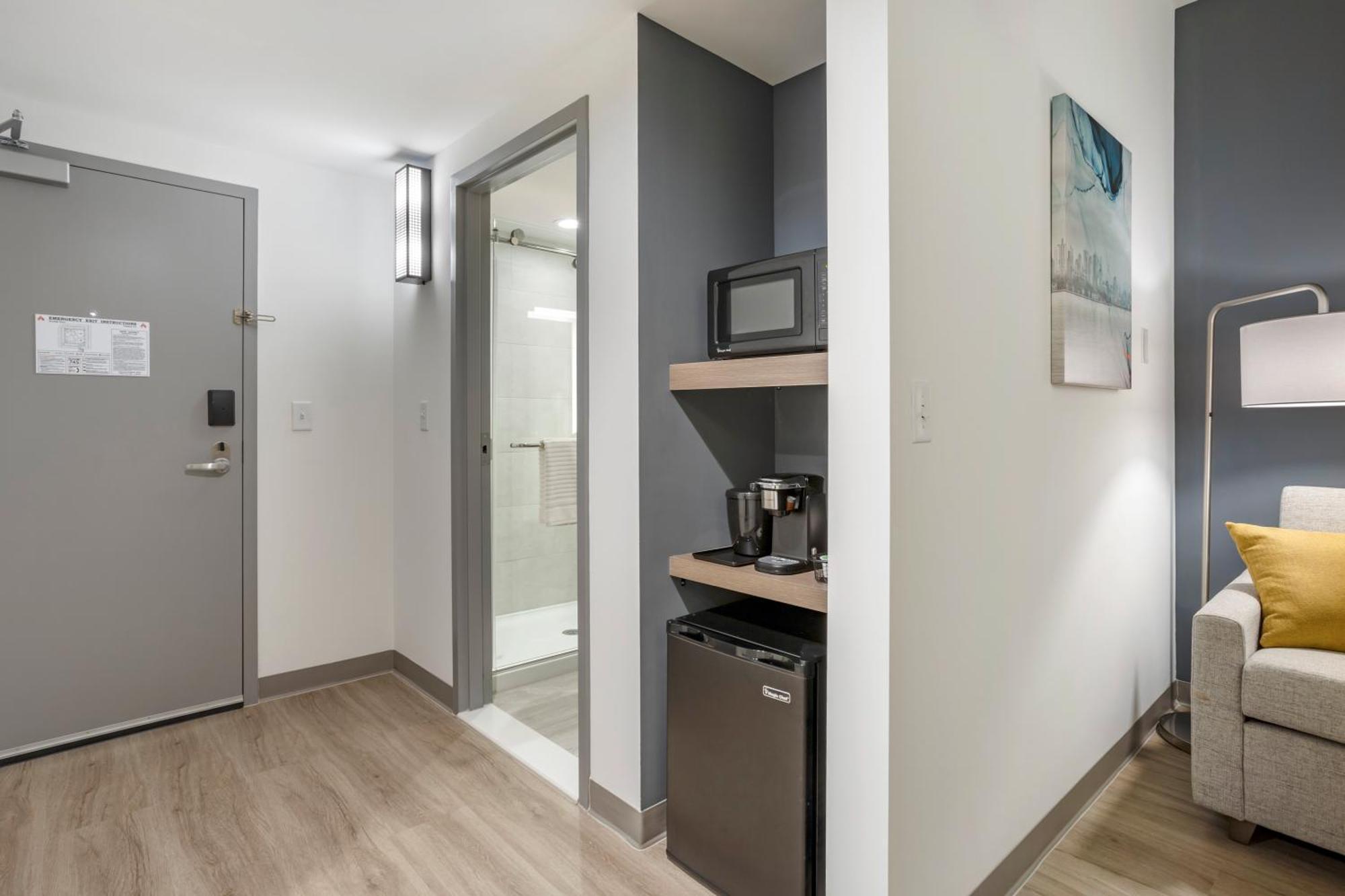 Comfort Inn & Suites Newark Liberty International Airport Экстерьер фото