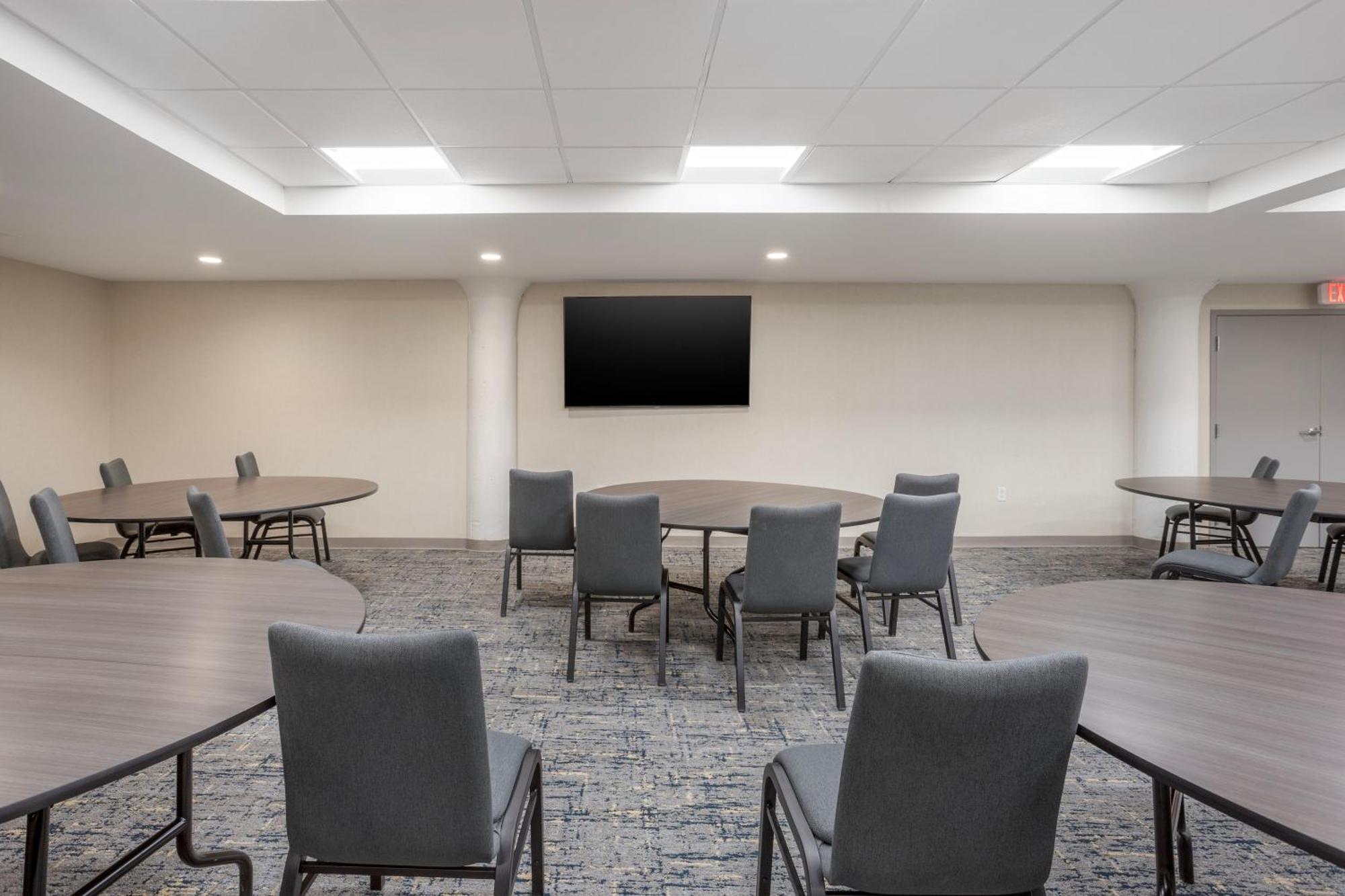 Comfort Inn & Suites Newark Liberty International Airport Экстерьер фото