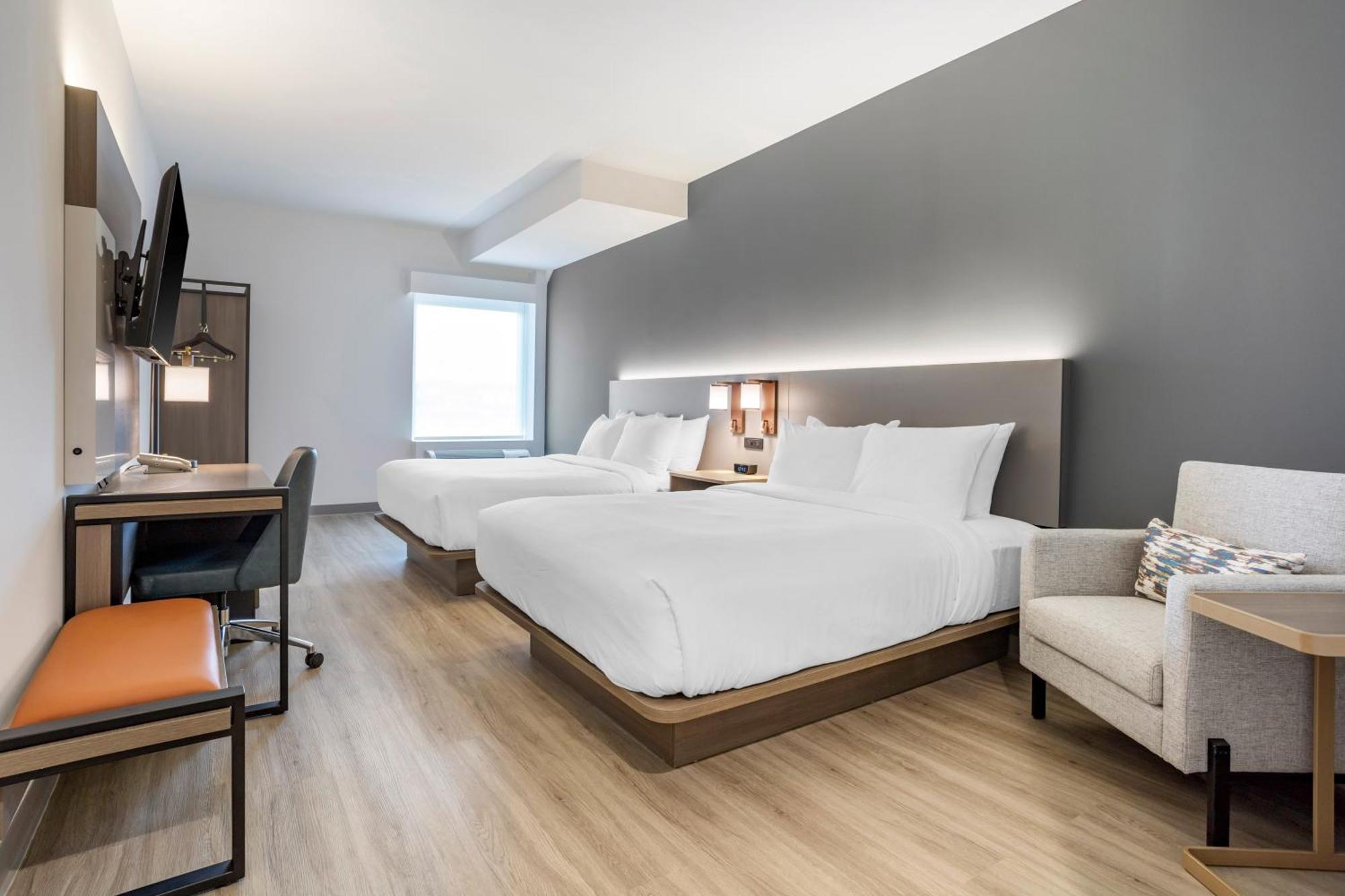 Comfort Inn & Suites Newark Liberty International Airport Экстерьер фото