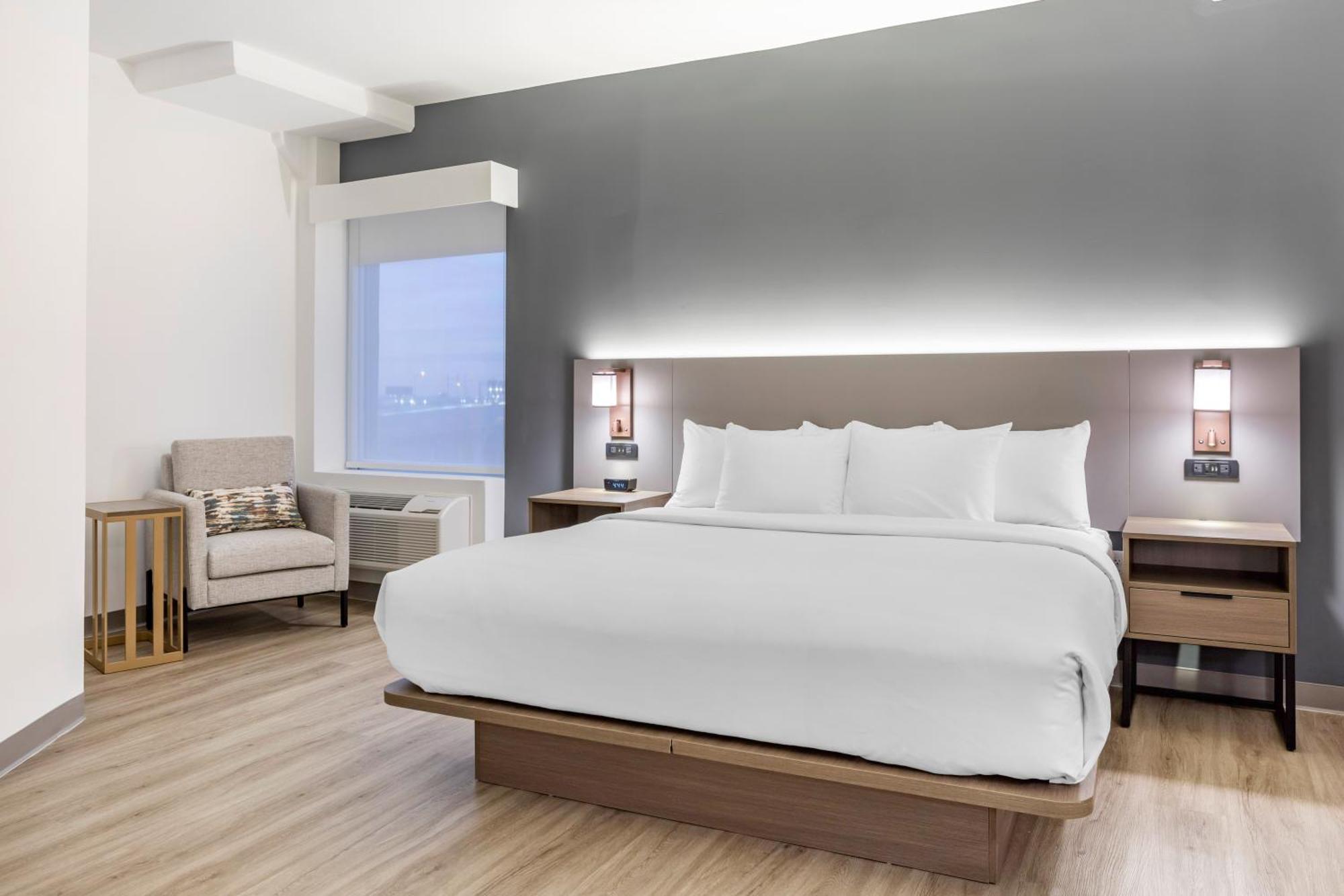 Comfort Inn & Suites Newark Liberty International Airport Экстерьер фото