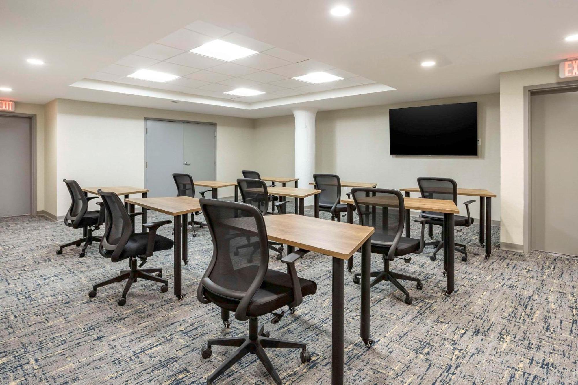 Comfort Inn & Suites Newark Liberty International Airport Экстерьер фото